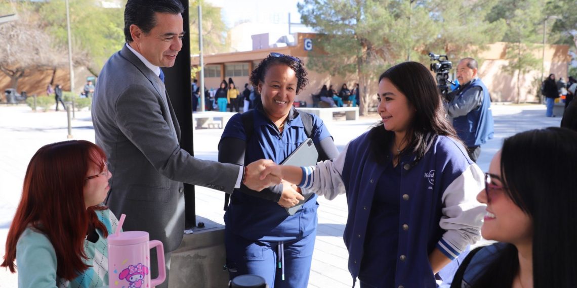 RECORRIDO-DEL-RECTOR-POR-ICB10-1140x570.jpg