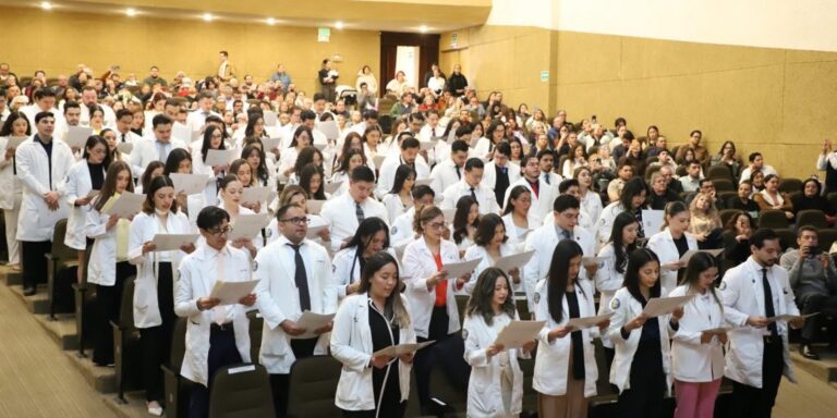 TOMA-DE-PROTESTA-MEDICOS-CIRUJANOS72-1140x570.jpg
