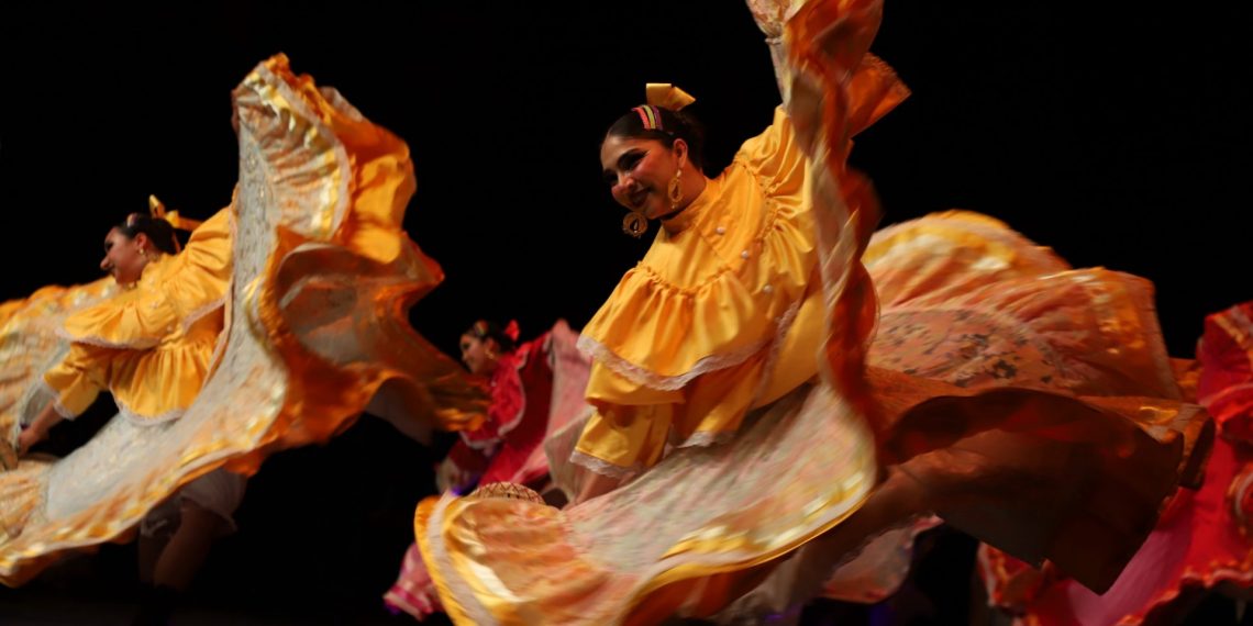 GALA-DE-DANZA-UACJ13-1140x570.jpg