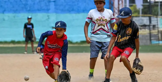 VENEZELA-NIÑOS.png