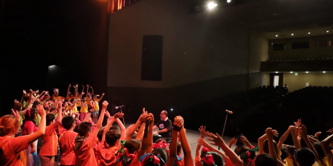 CIERRE-CAMPAMENTO-DE-VERANO-TEATRO9-1140x570.jpg