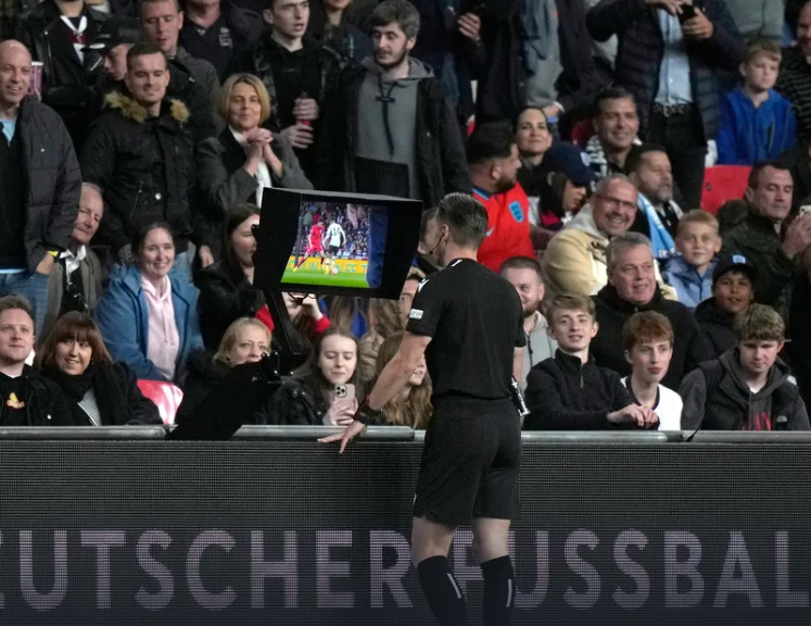 VAR.png