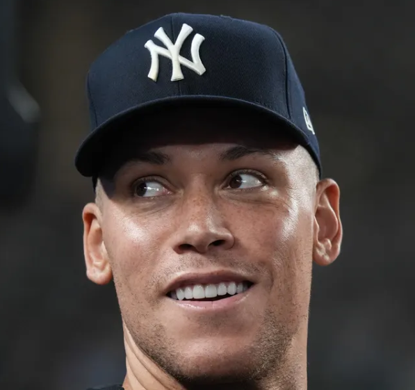 AARON.png